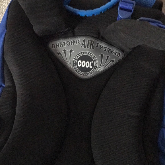 Awesome backpack with cool features - Picture 7 of 16